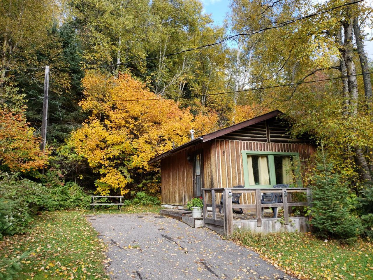 High Falls Motel & Cabins Wawa Esterno foto